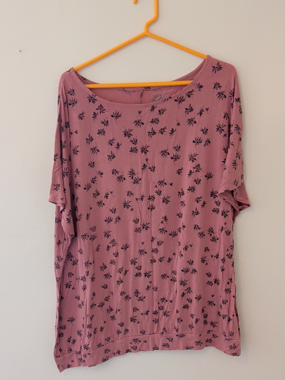 Lane Bryant Mauve Floral Short Sleeve Scoop Neck Tee